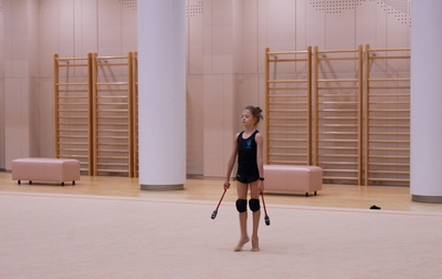 The Olympic champion broke down the backward balance technique in detail with Alisa Shunina