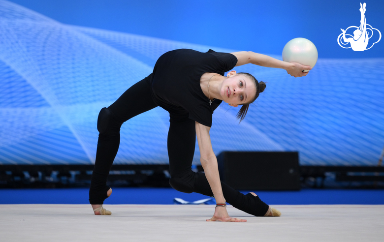 Arina Kovshova during podium training