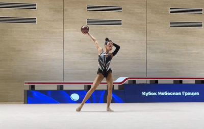 Karolina Tarasova's ball routine at the interregional Sky Grace Cup tournament