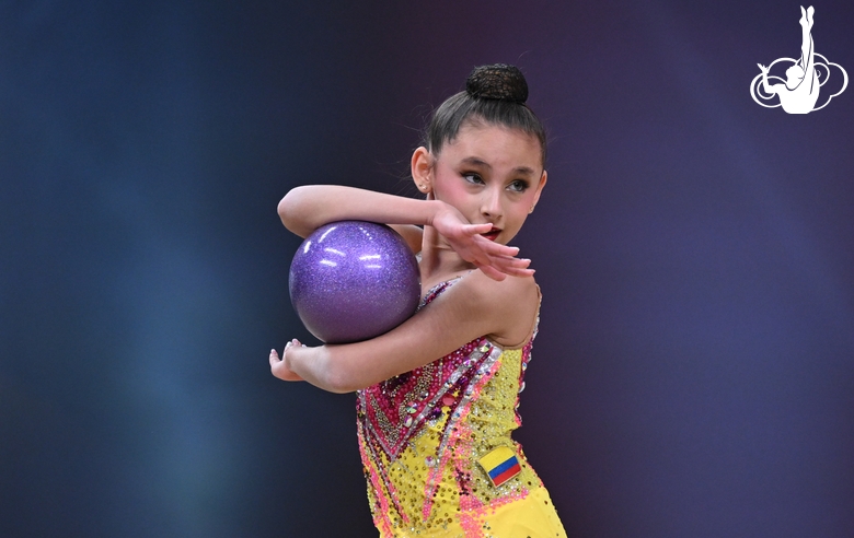 Luciana Granados Hiraldo during the ball exercise